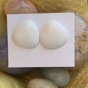 Vintage Pure White Teardrop Pierced Earrings